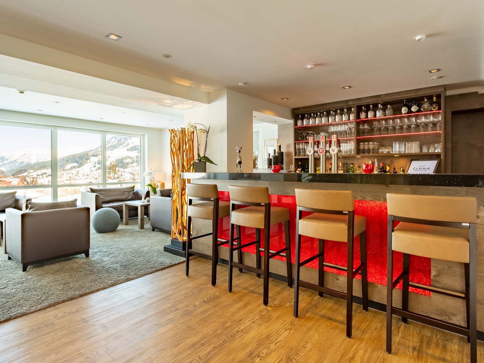 Hotelbar Zimmermädchen