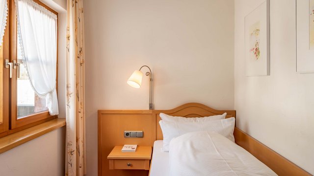 Einzelzimmer in der Suite Working in Hirschegg, Kleinwalsertal: Hotel Gemma